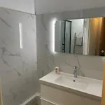 Magnifique Duplex Avec 2 Et Parking Gratuit * גרנובל